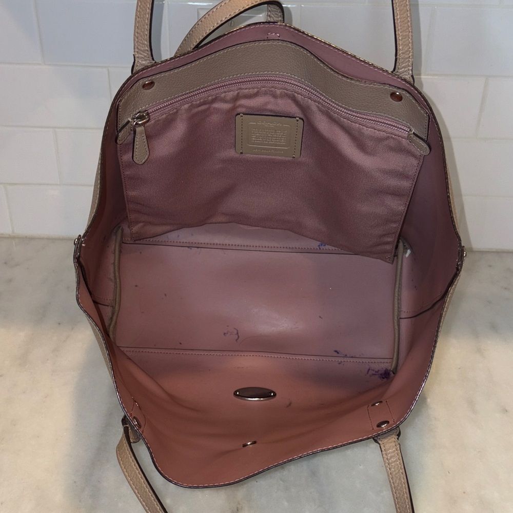 COACH Purse Bag Market Tote Polished Pebble Leather Turnlock Taupe Neutral - Picture 13 of 16